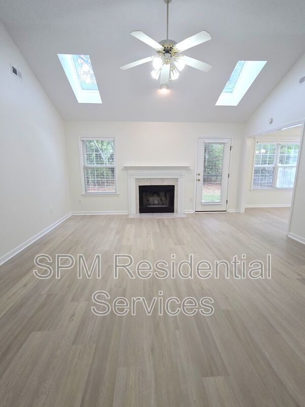 Beautifully renovated home centrally located mid-town near shopping and restaurants. property image