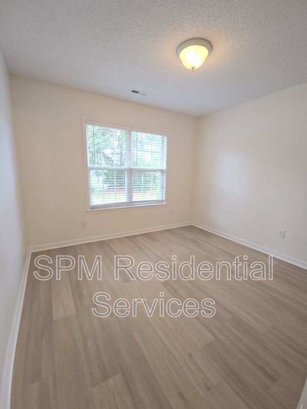 Beautifully renovated home centrally located mid-town near shopping and restaurants. property image