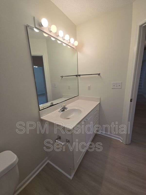 Beautifully renovated home centrally located mid-town near shopping and restaurants. property image