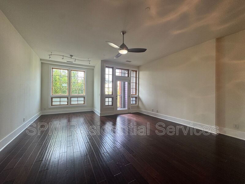 Downtown Wilmington - Within Walking Distance of Riverwalk, Gated Community, Washer & Dryer Included property image