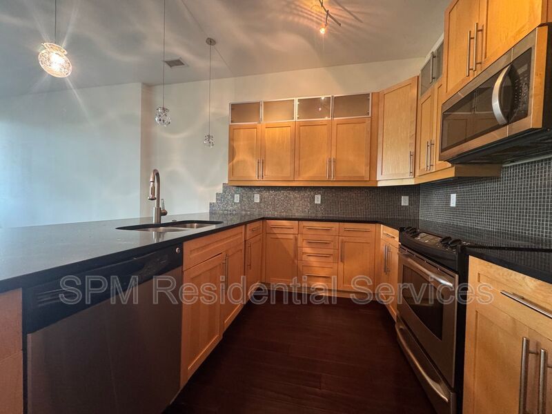 Downtown Wilmington - Within Walking Distance of Riverwalk, Gated Community, Washer & Dryer Included property image