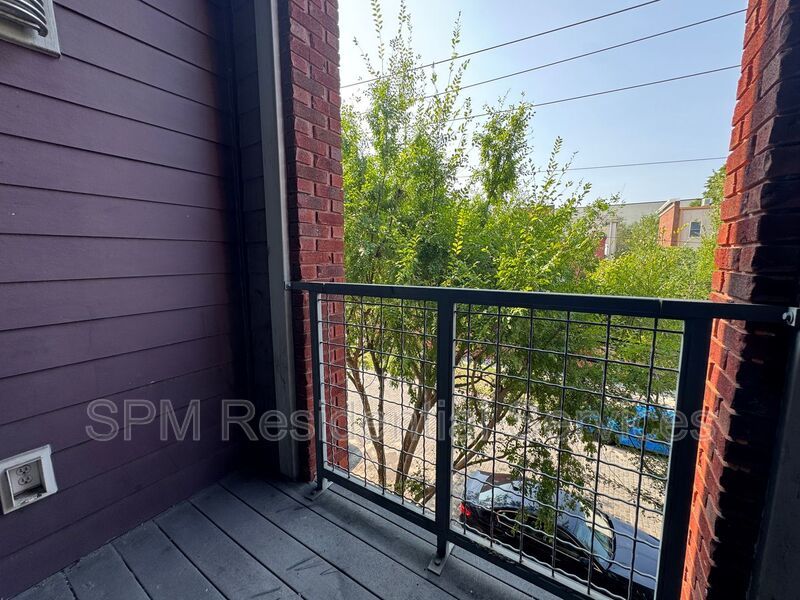 Downtown Wilmington - Within Walking Distance of Riverwalk, Gated Community, Washer & Dryer Included property image