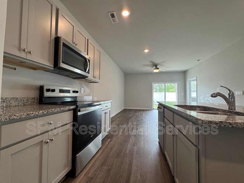 Grayson Park Duets - Community Pool, Washer & Dryer Included, Fenced in Backyard property image