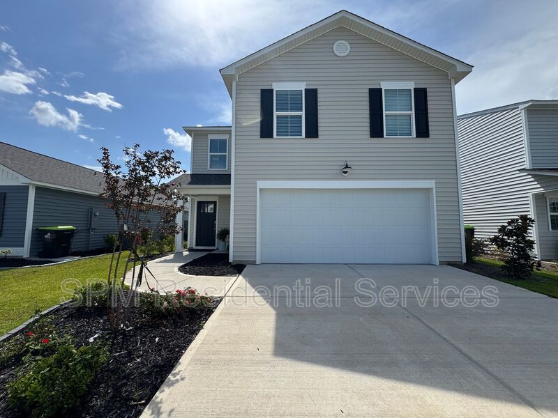 Brookfield Branch - Two Car Garage, Washer & Dryer Included, Covered back patio property image