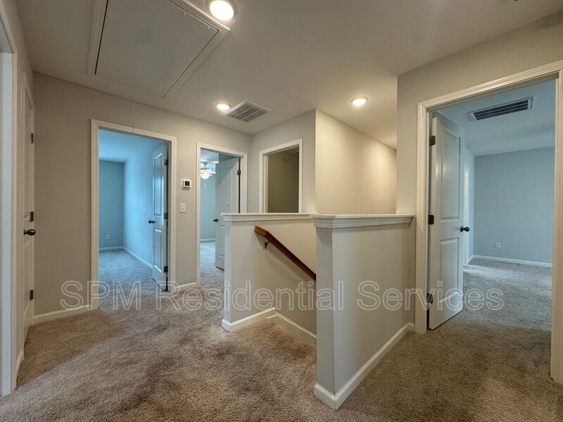 Brookfield Branch - Two Car Garage, Washer & Dryer Included, Covered back patio property image