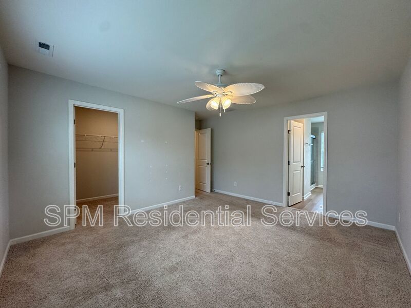 Brookfield Branch - Two Car Garage, Washer & Dryer Included, Covered back patio property image