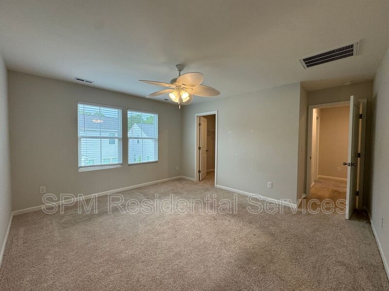Brookfield Branch - Two Car Garage, Washer & Dryer Included, Covered back patio property image