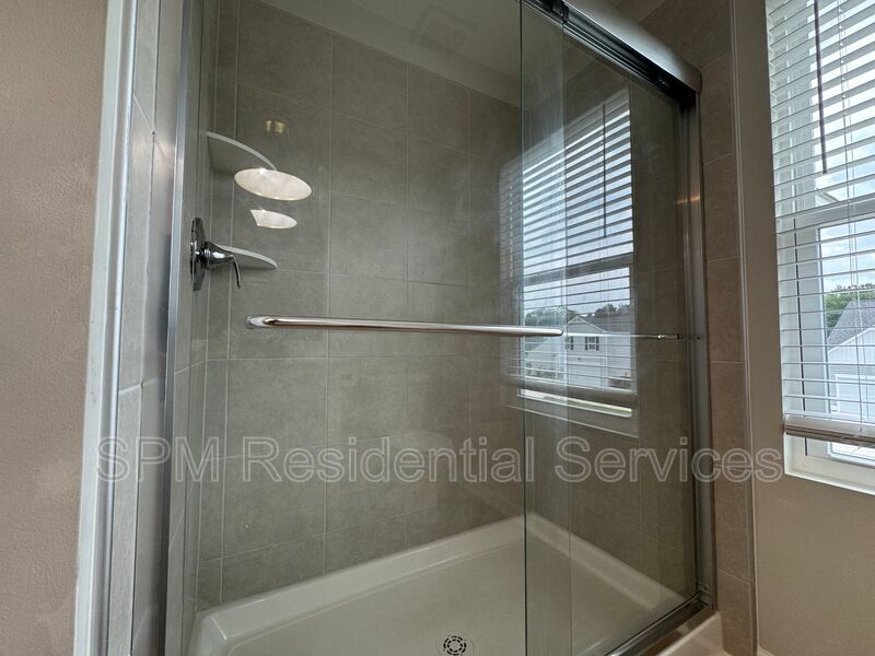 Brookfield Branch - Two Car Garage, Washer & Dryer Included, Covered back patio property image