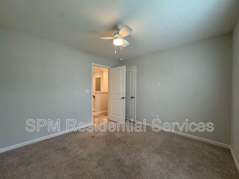Brookfield Branch - Two Car Garage, Washer & Dryer Included, Covered back patio property image