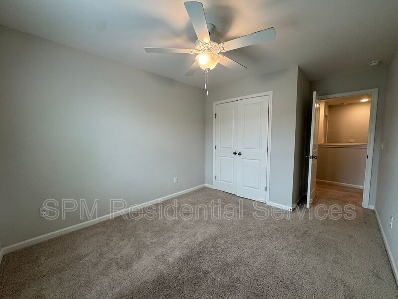 Brookfield Branch - Two Car Garage, Washer & Dryer Included, Covered back patio property image
