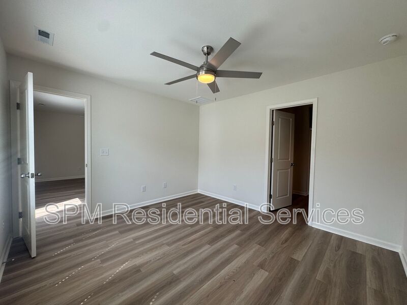 Brookfield Branch - Open Concept, Fenced in Backyard, Washer & Dryer Included property image