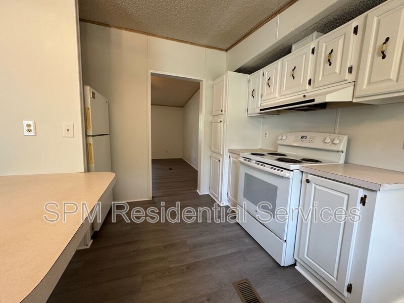 Leland - Large Backyard, Carport, Washer & Dryer Included property image