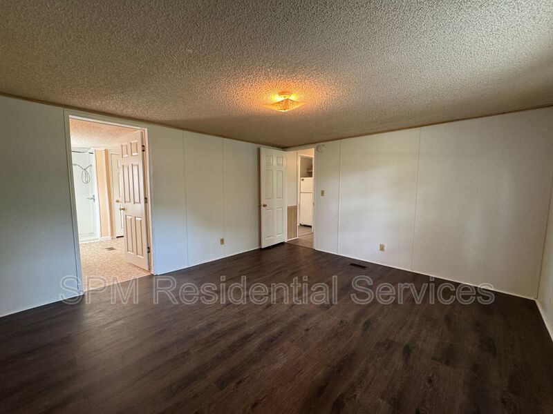 Leland - Large Backyard, Carport, Washer & Dryer Included property image