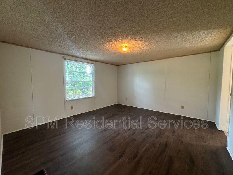 Leland - Large Backyard, Carport, Washer & Dryer Included property image