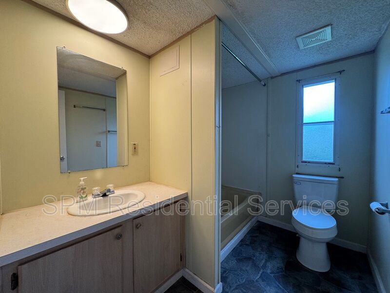 Leland - Large Backyard, Carport, Washer & Dryer Included property image