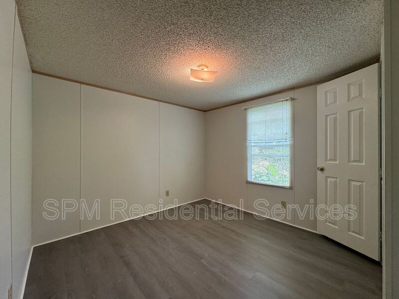 Leland - Large Backyard, Carport, Washer & Dryer Included property image
