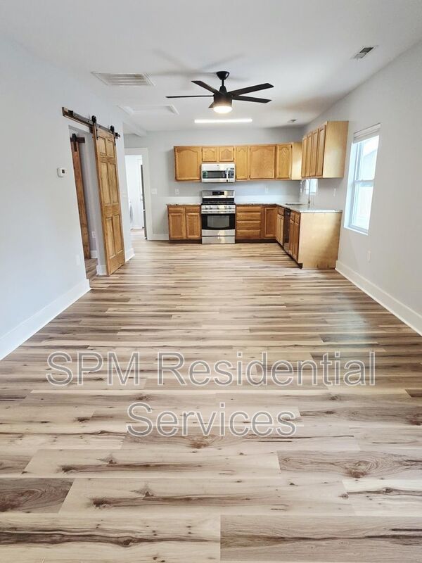 Close to UNCW and Wrightsville Beach, Parcel fenced in backyard property image