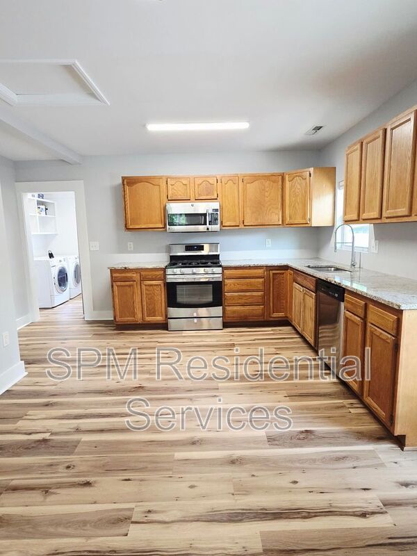 Close to UNCW and Wrightsville Beach, Parcel fenced in backyard property image