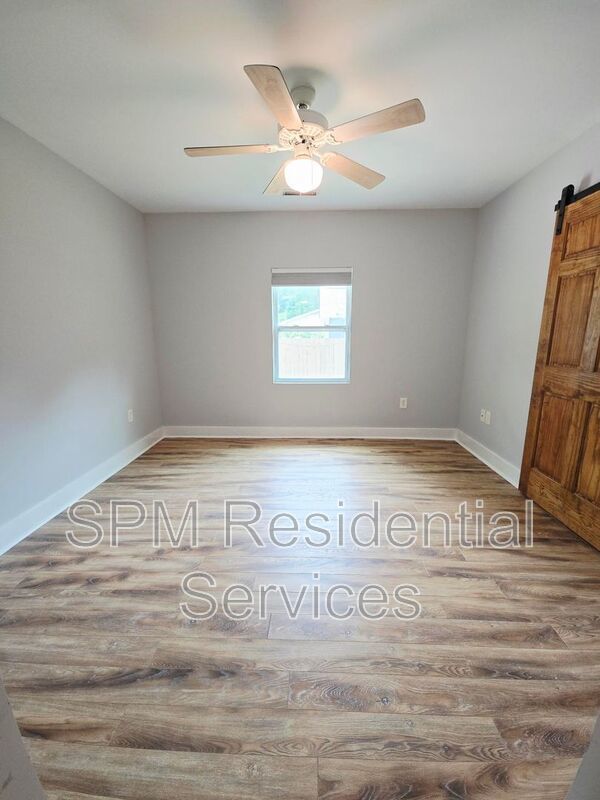 Close to UNCW and Wrightsville Beach, Parcel fenced in backyard property image