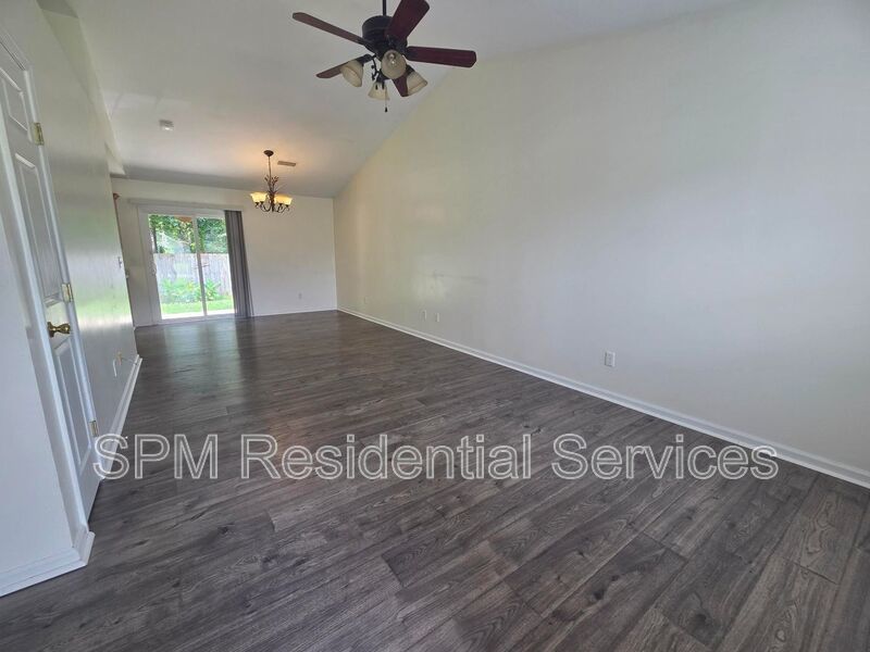 3 Bedroom - Pet Friendly - Big Yard property image