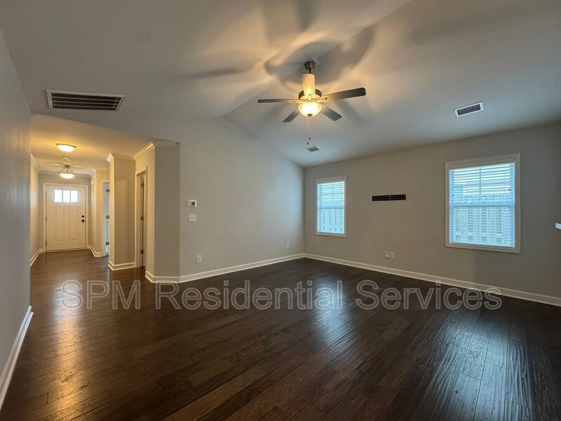 Windsor Park - Community Pool, Washer & Dryer Included, Fenced In Backyard property image