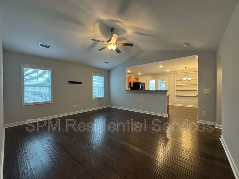 Windsor Park - Community Pool, Washer & Dryer Included, Fenced In Backyard property image