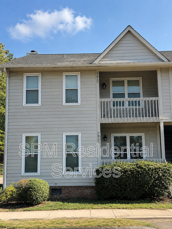 Nice end unit on the ground floor with 2 Bedrooms and 2 Baths next to the hospital property image