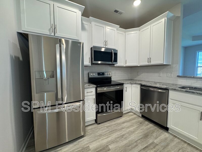 The Pinnacle at Mallory Creek Plantation - Community Pool, Washer & Dryer Included, Screened in Patio property image