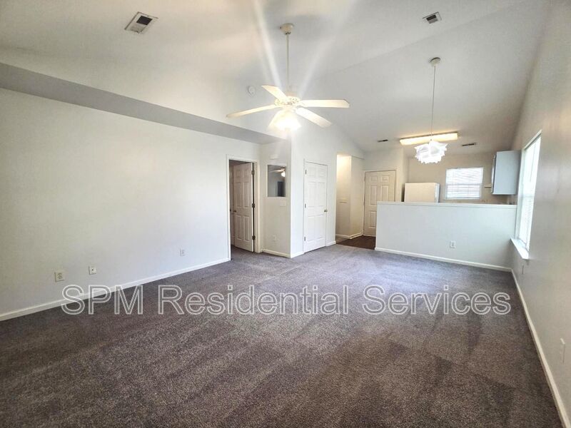 2 Bedroom townhome, midtown (1/2 Month FREE Rent) property image