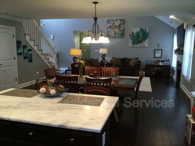 4 Bedroom 2 Story Beautiful Home in Chadwick Shores, close to Jacksonville, Wilmington and Topsail Beach. property image