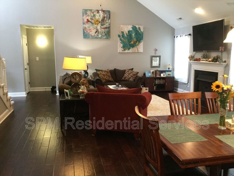 4 Bedroom 2 Story Beautiful Home in Chadwick Shores, close to Jacksonville, Wilmington and Topsail Beach. property image
