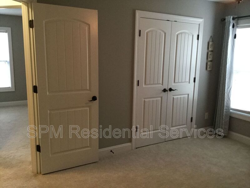 4 Bedroom 2 Story Beautiful Home in Chadwick Shores, close to Jacksonville, Wilmington and Topsail Beach. property image