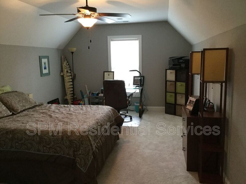 4 Bedroom 2 Story Beautiful Home in Chadwick Shores, close to Jacksonville, Wilmington and Topsail Beach. property image