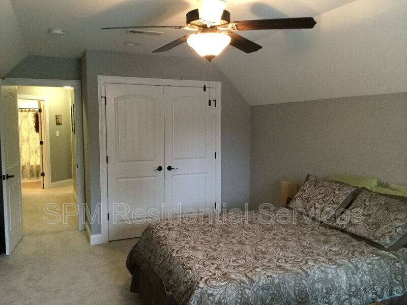 4 Bedroom 2 Story Beautiful Home in Chadwick Shores, close to Jacksonville, Wilmington and Topsail Beach. property image