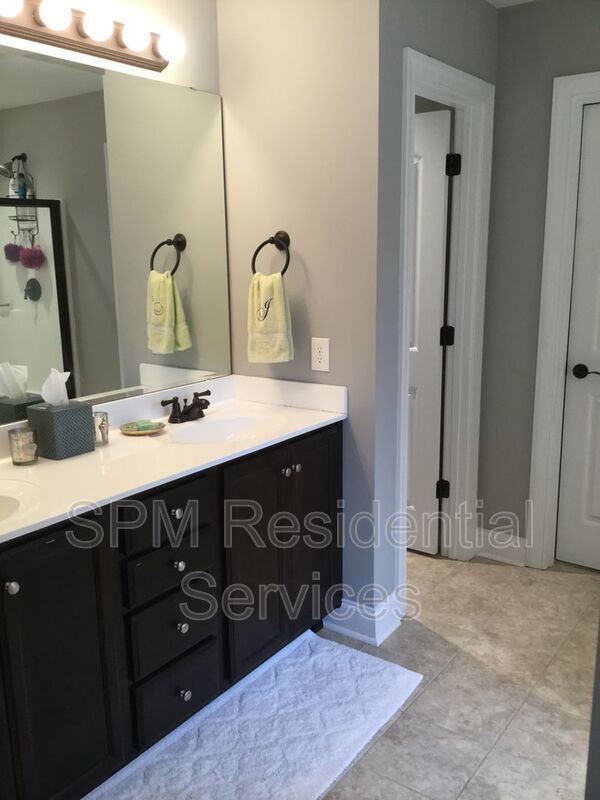 4 Bedroom 2 Story Beautiful Home in Chadwick Shores, close to Jacksonville, Wilmington and Topsail Beach. property image